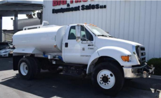 2013 Ford F750 2,000 Gallon Water Truck